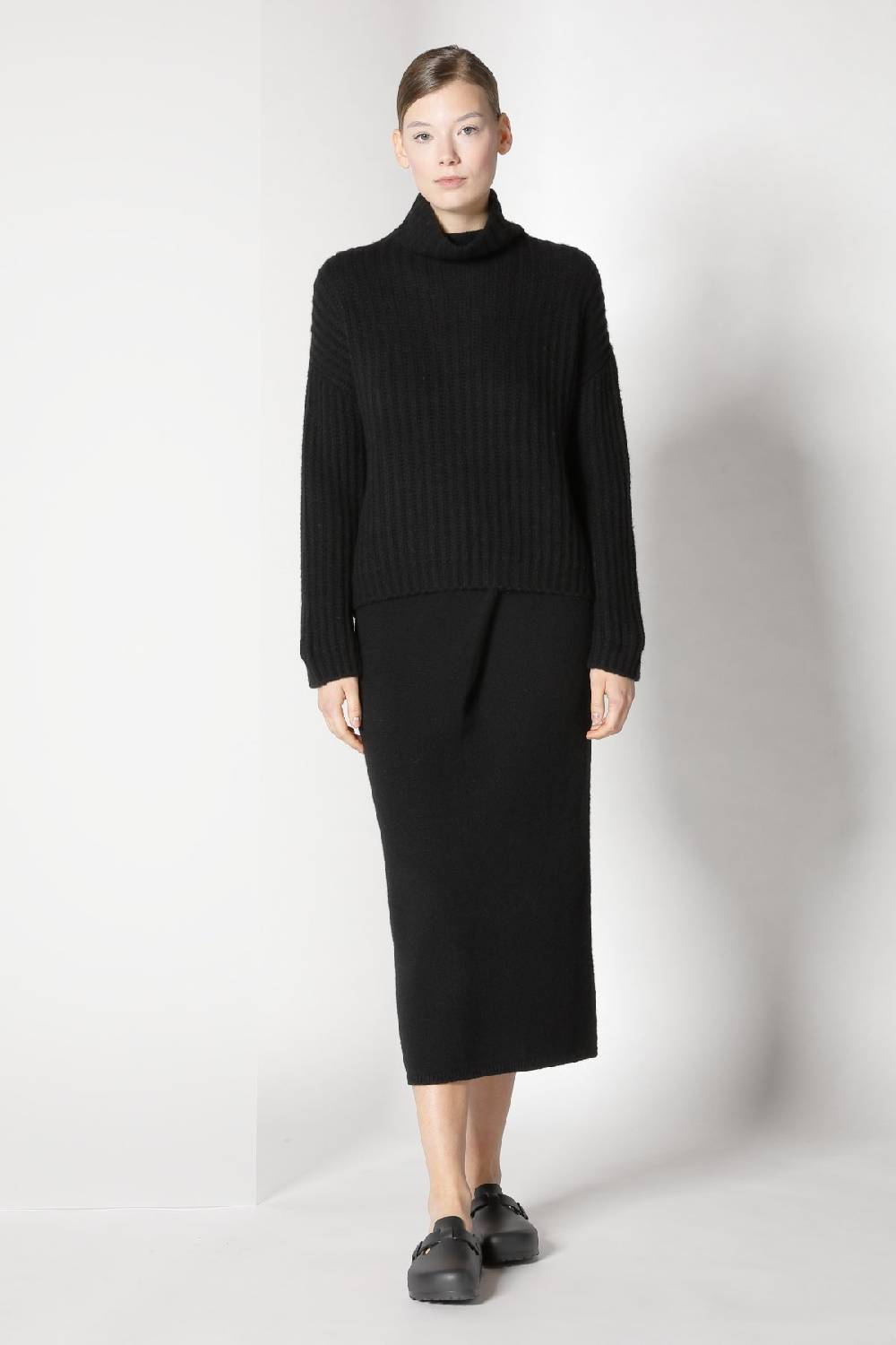 Sminfinity Blurry Triangle Scarf + Blurry Ribbed Turtleneck + Blurry Tulip Skirt