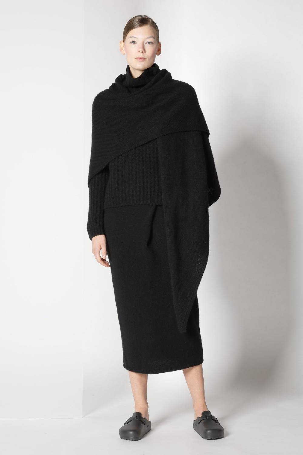 Sminfinity blurry triangle scarf + blurry ribbed turtleneck + blurry tulip skirt