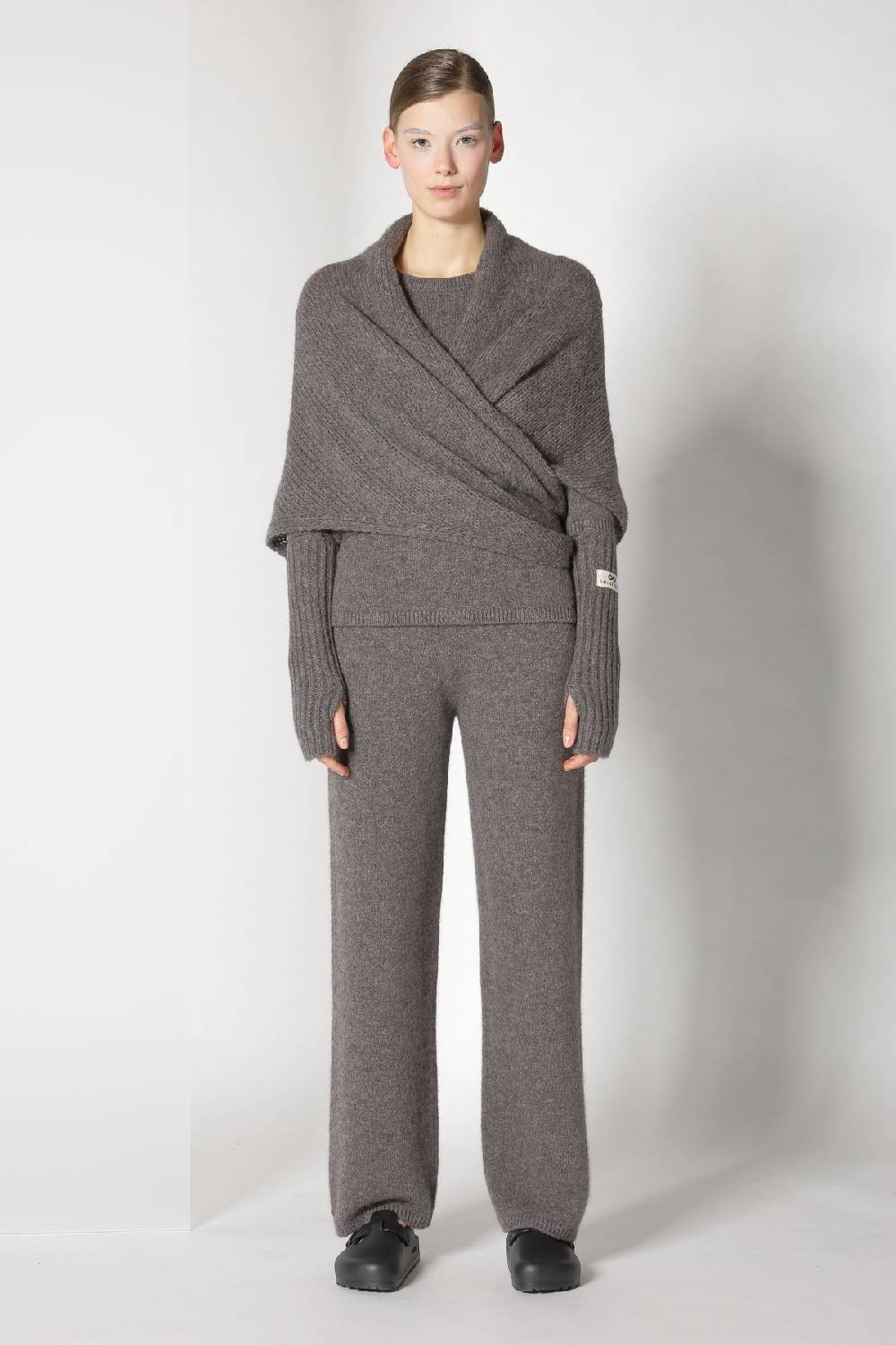 Sminfinity cosy cap + cosy triangle scarf + cosy gauntlets + cosy crew jumper + cosy palazzo pants