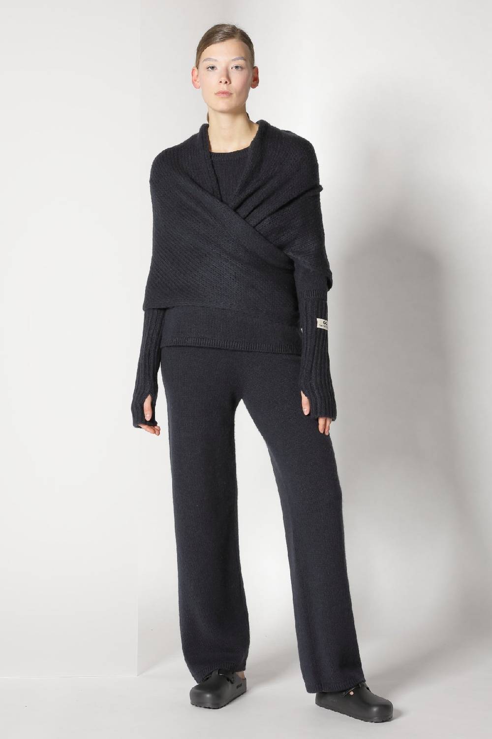 Sminfinity cosy triangle scarf + cosy gauntlets + cosy crew jumper + cosy palazzo pants