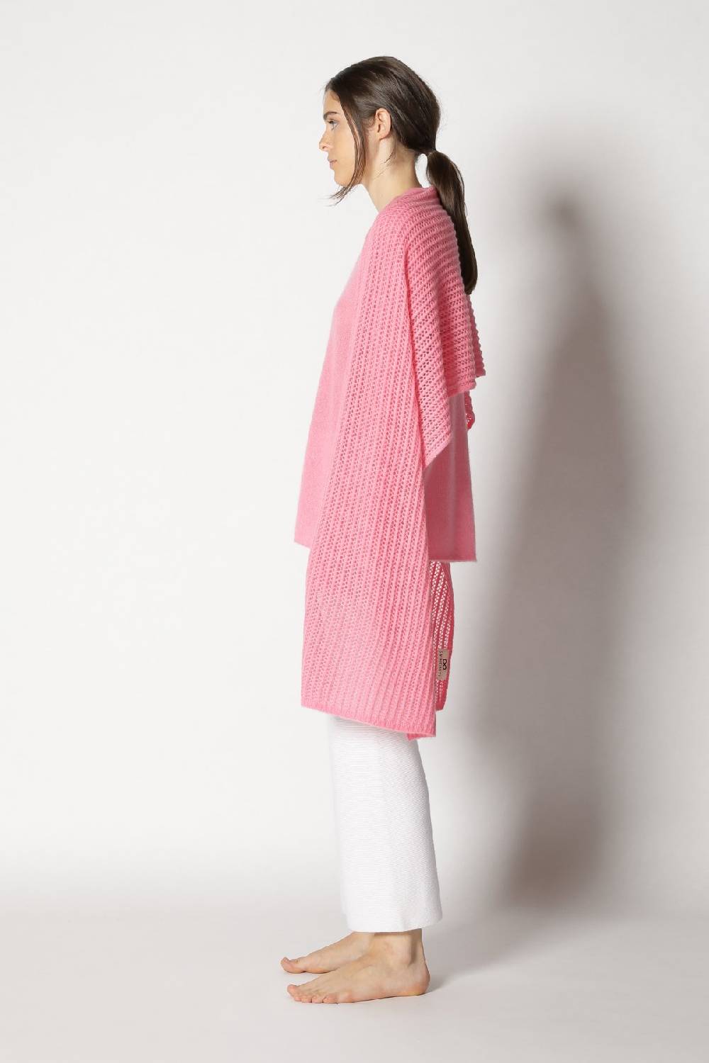 Sminfinity Fluffy Airy Plaid + Fluffy Airy V Neck + Garter Cropped Pants