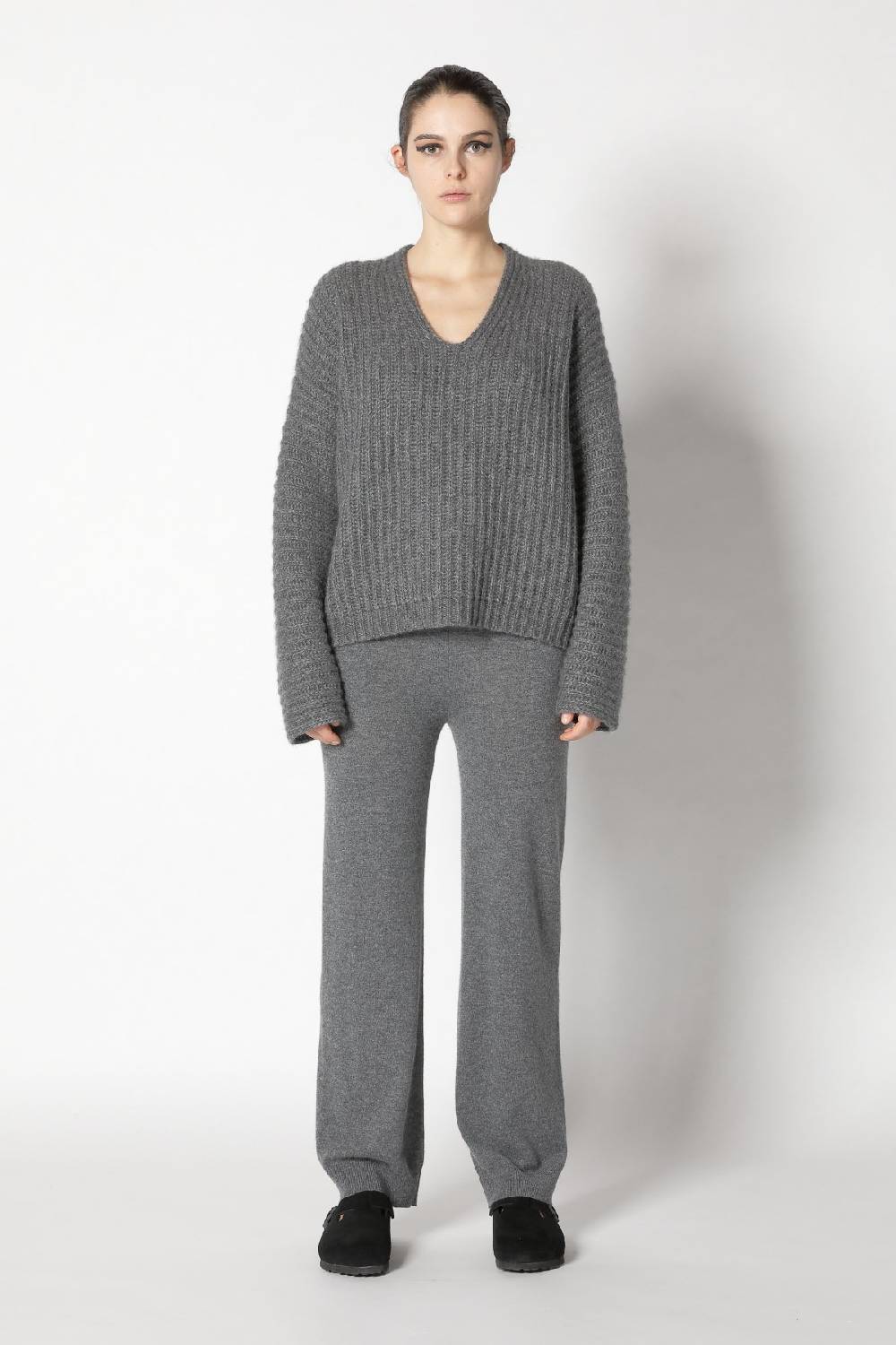 Sminfinity Fluffy Rib V Neck + Fluffy Triangle + Infinite Palazzo Pants