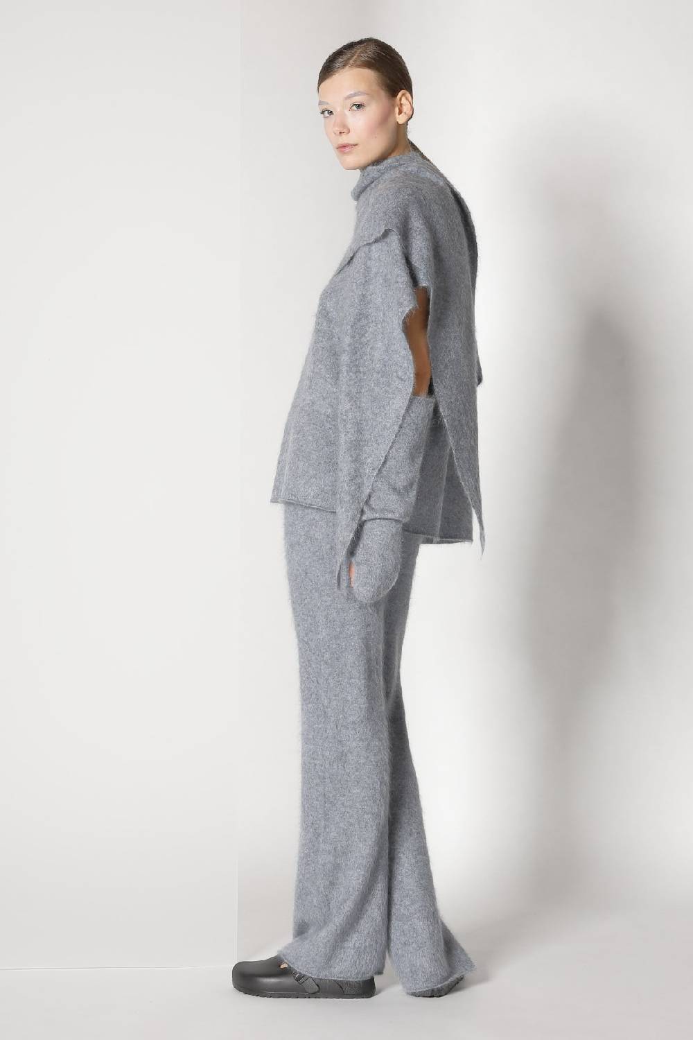 Sminfinity Furry Triangle Scarf + Furry A Top + Furry Pants