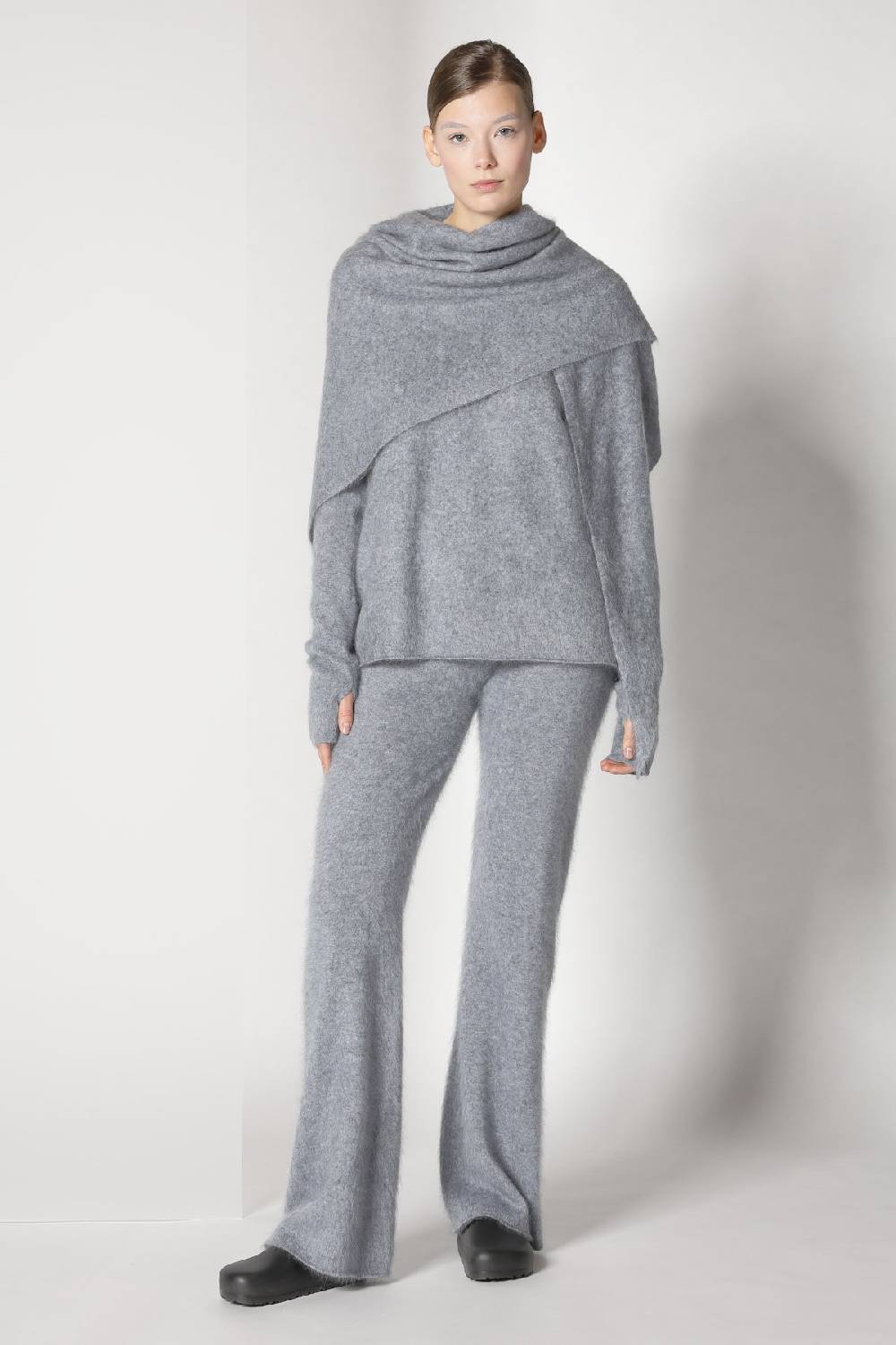 Sminfinity furry triangle scarf + furry A top + furry pants Sminfinity furry triangle scarf + furry A top + furry pants