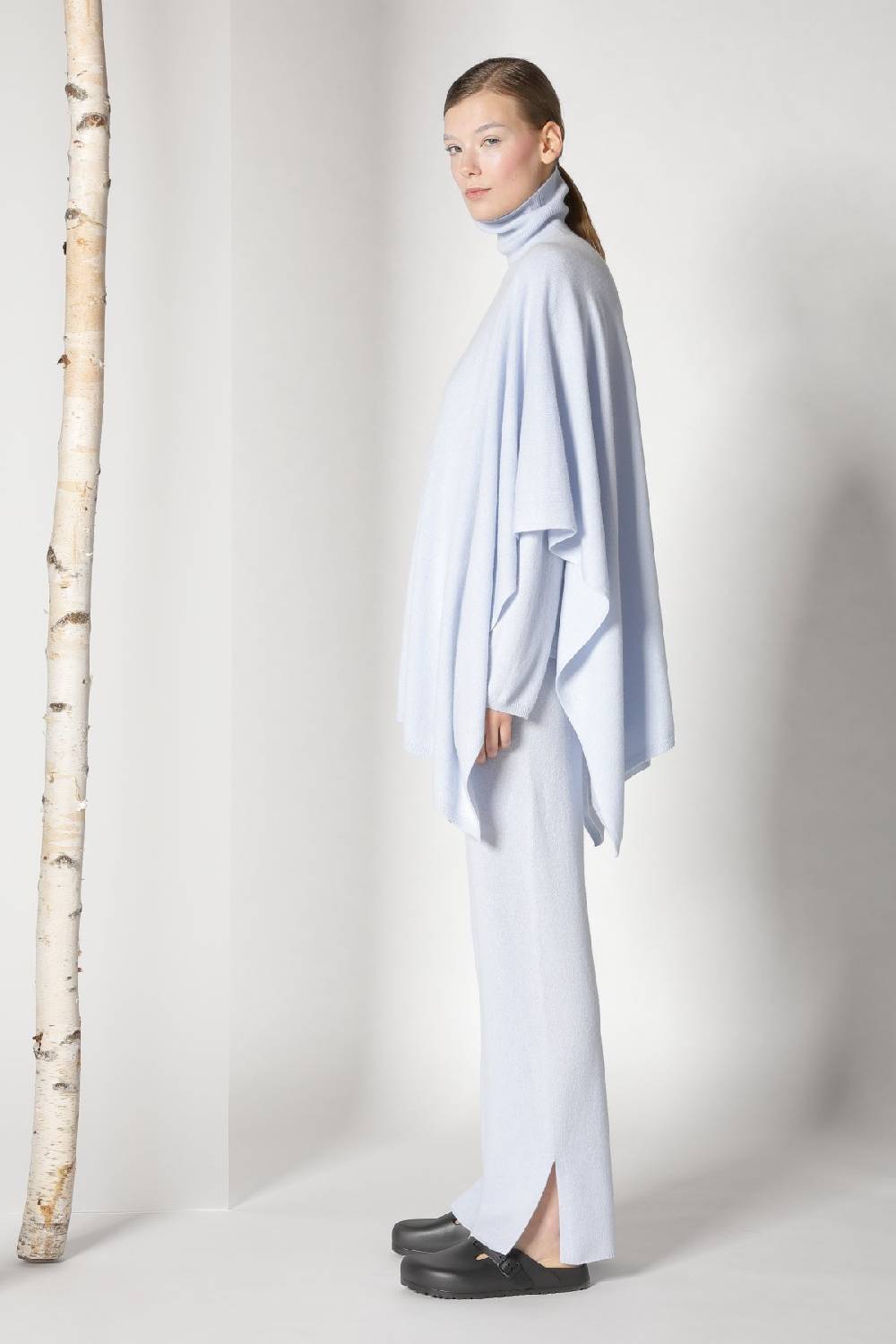 Sminfinity Pure Cape Turtle + Pure V Jumper + Pure Slitted Pants