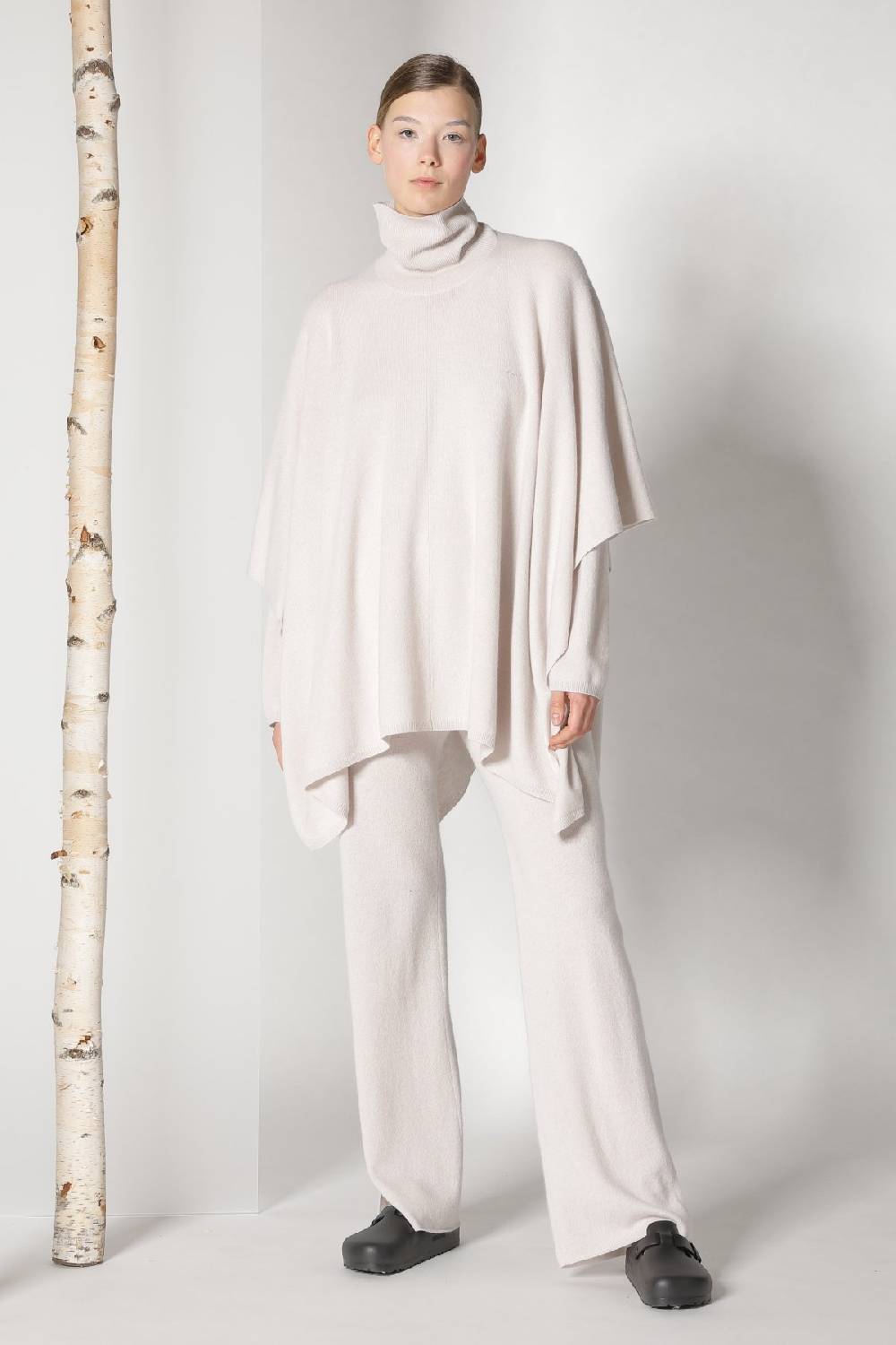 Sminfinity pure cape turtle + pure V jumper + pure slitted pants