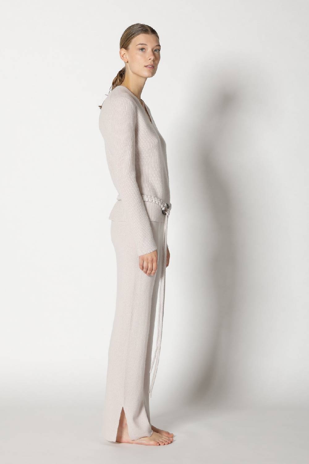 Sminfinity Pure Fitted Rib V Neck + Pure Slitted Pants + Hang Loose Ring Belt