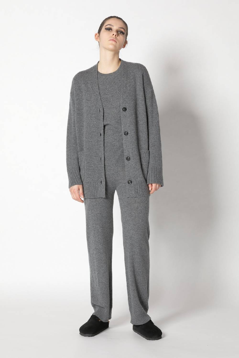 Sminfinity pure long cardy + infinite crew T + infinite palazzo pants Sminfinity pure long cardy + infinite crew T + infinite palazzo pants