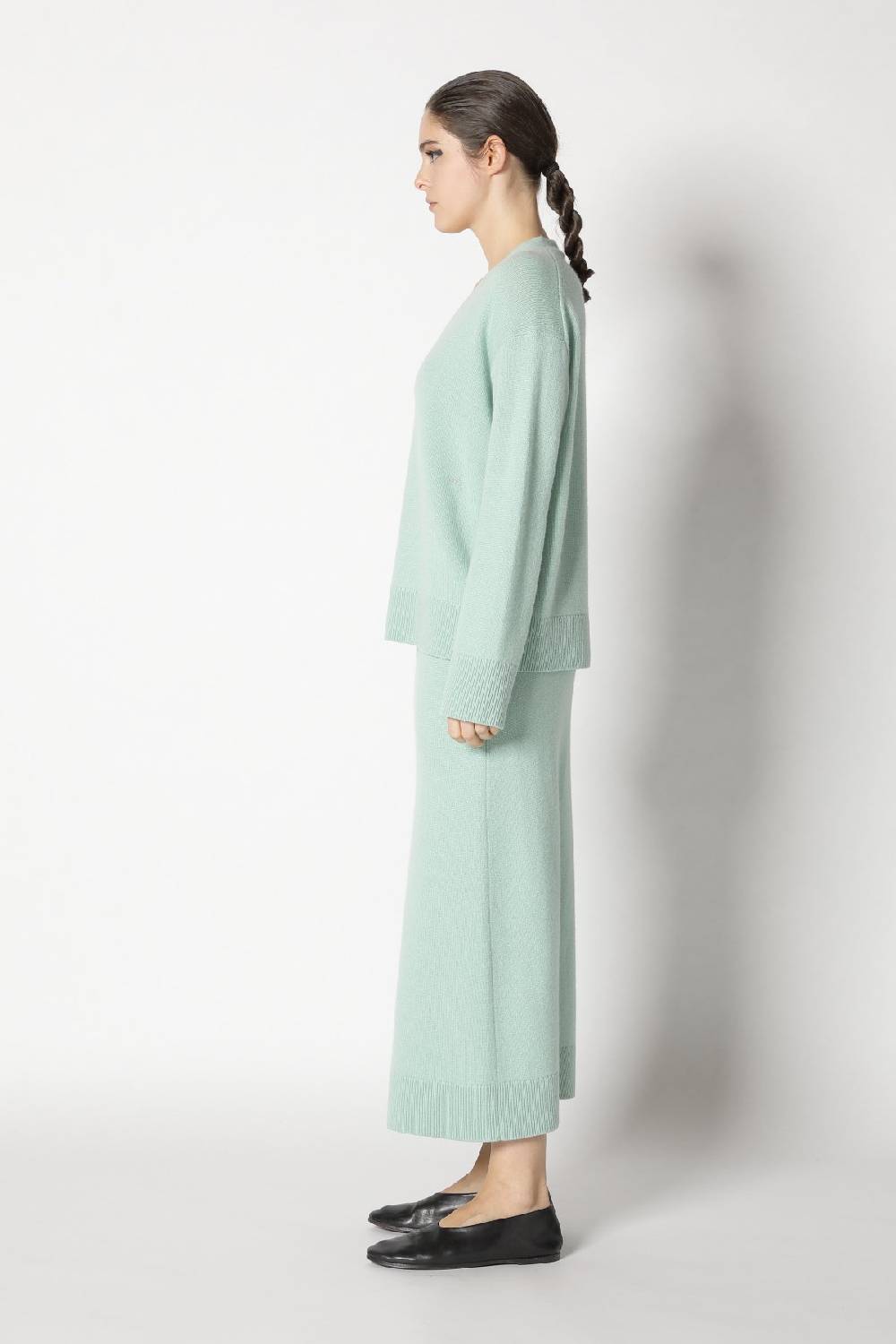 Sminfinity Pure V Neck + Loosely 1x1 Rib Scarf + Pure A Skirt