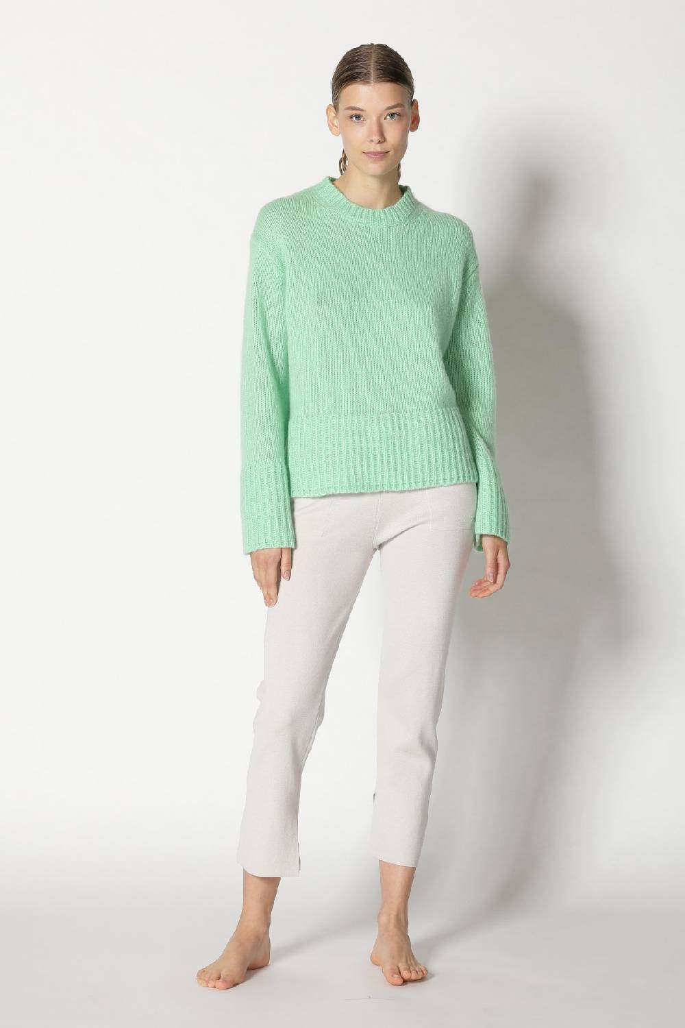 Sminfinity fluffy crew jumper + silky cropped pants Sminfinity fluffy crew jumper + silky cropped pants