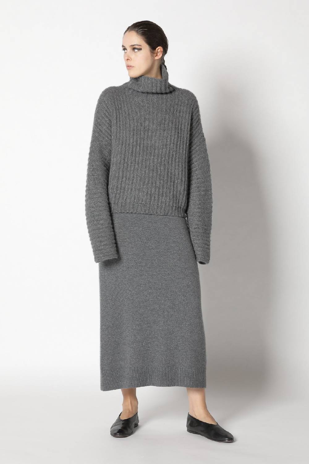 Sminfinity Fluffy Rib Turtle + Pure A Skirt