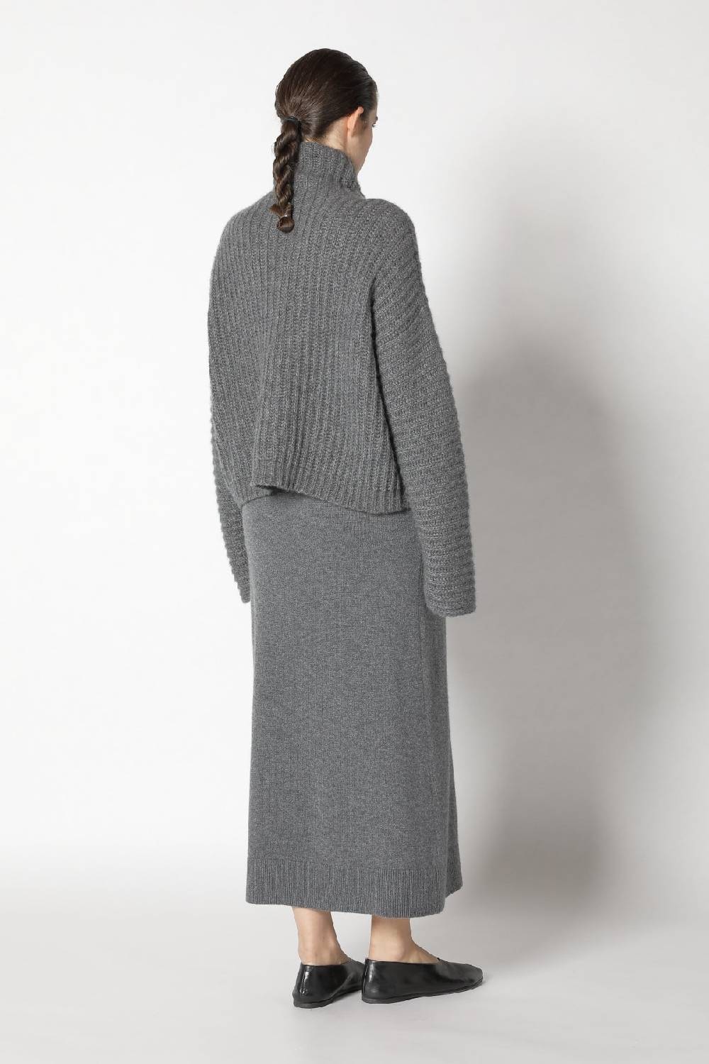 Sminfinity Fluffy Rib Turtle + Pure A Skirt