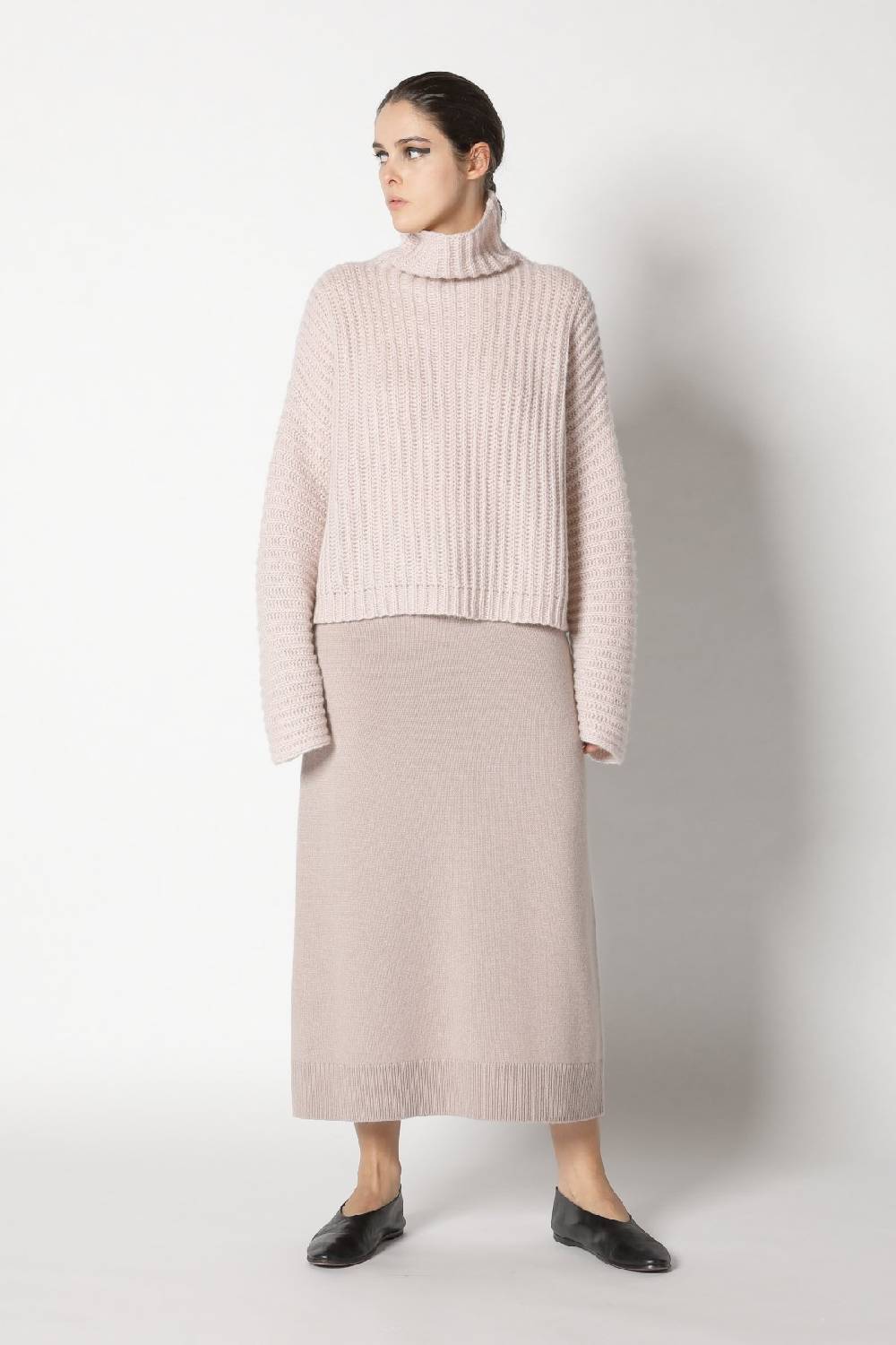 Sminfinity Fluffy Rib Turtle + Pure A Skirt