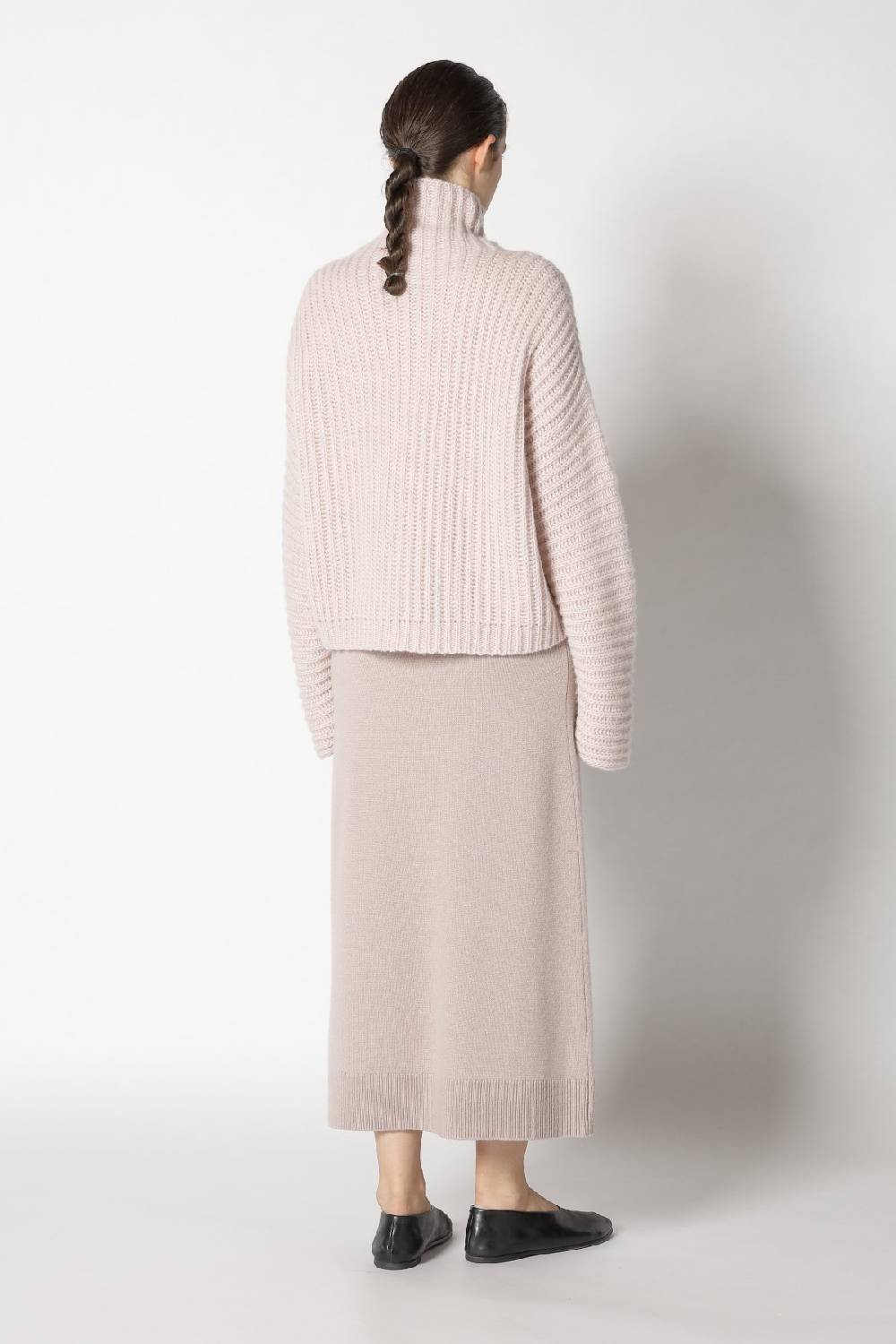 Sminfinity Fluffy Rib Turtle + Pure A Skirt