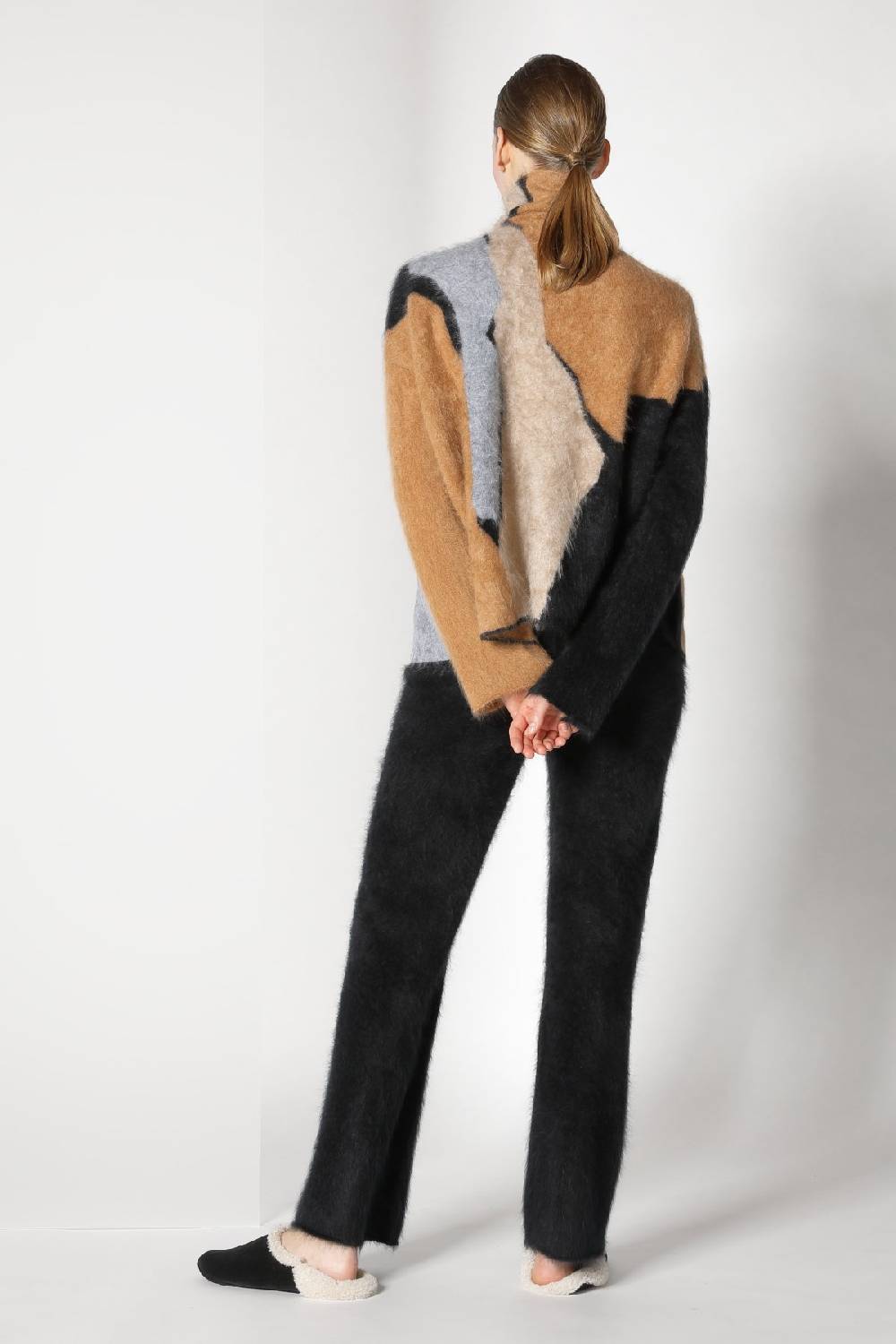 Sminfinity Furry Bark Intarsia + Furry Pants