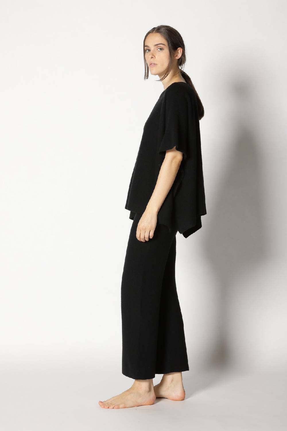 Sminfinity Garter Cape Top + Garter Cropped Pants