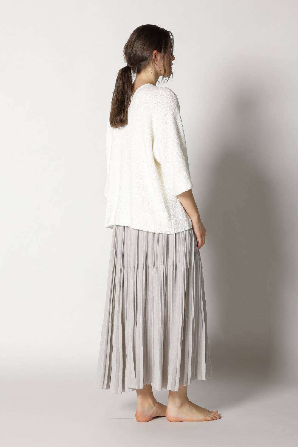 Sminfinity Nubbly V Neck + Pima Pleat Skirt