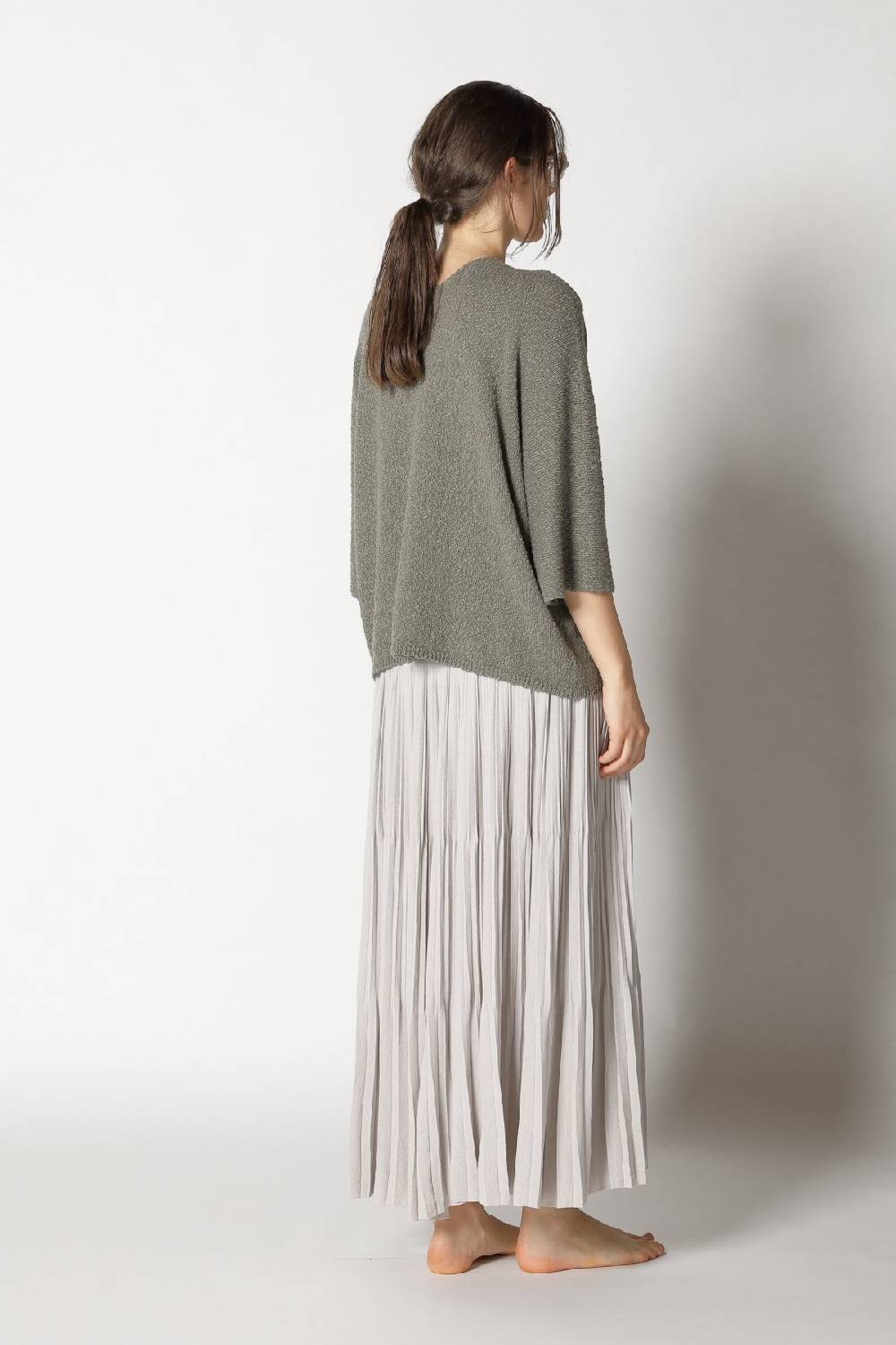 Sminfinity Nubbly V Neck + Pima Pleat Skirt