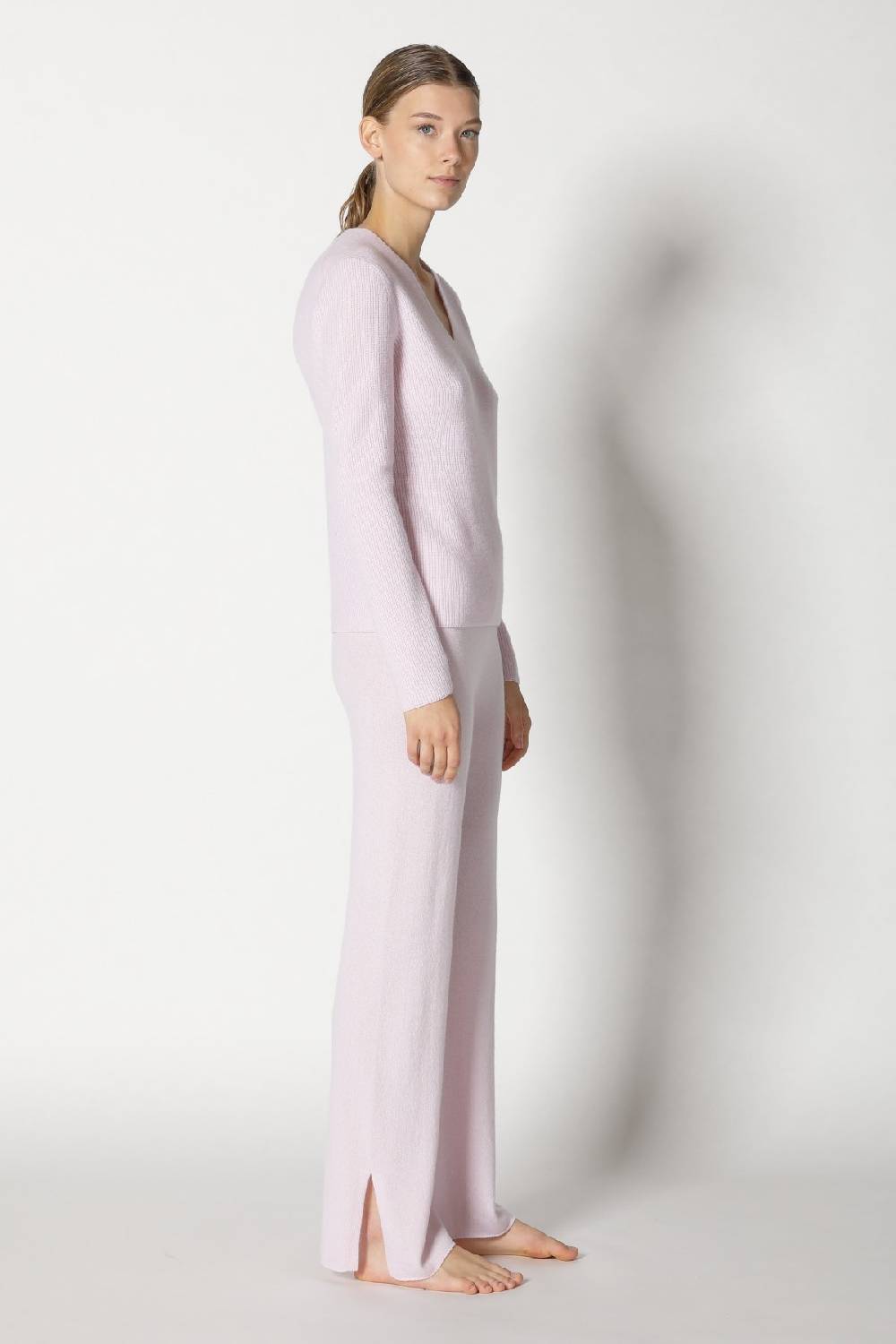 Sminfinity Pure Fitted V Neck + Pure Slitted Pants