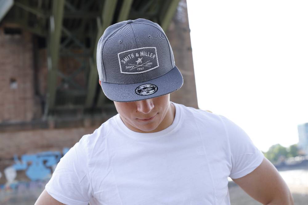 Smith & Miller Lambert Unisex Flat Snapback Cap, Charcoal