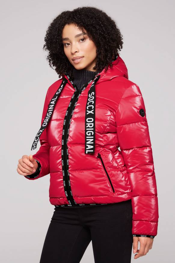 Soccx Glänzende Steppjacke mit Samt-Optik clear red