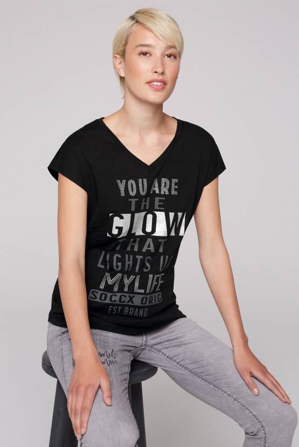 Soccx Shirt mit V-Ausschnitt und Wording Print black