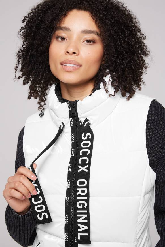 Soccx Glänzende Steppweste Mit Samt-Optik White