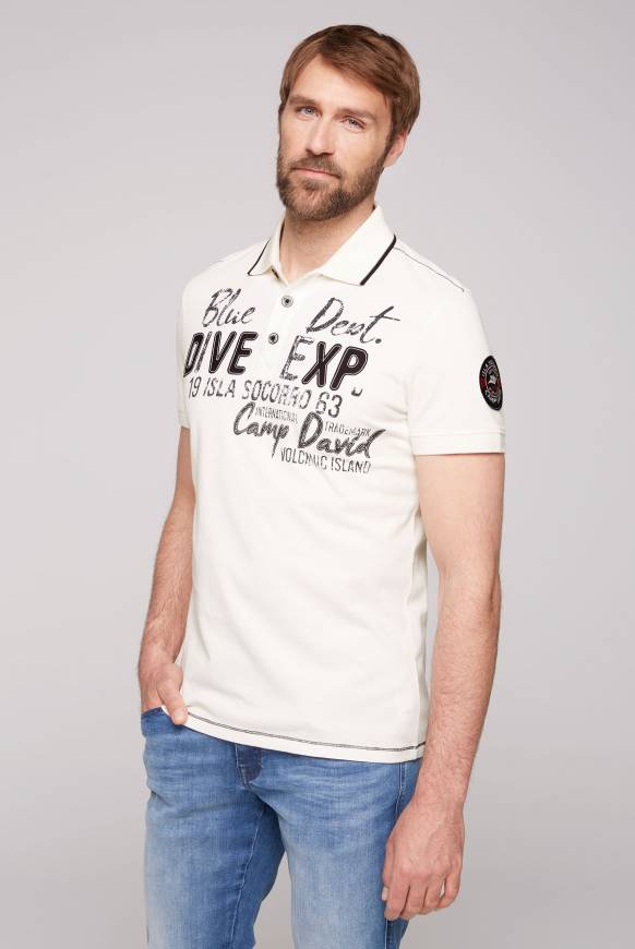 Soccx Pikee-Polo mit Label-Applikationen ivory