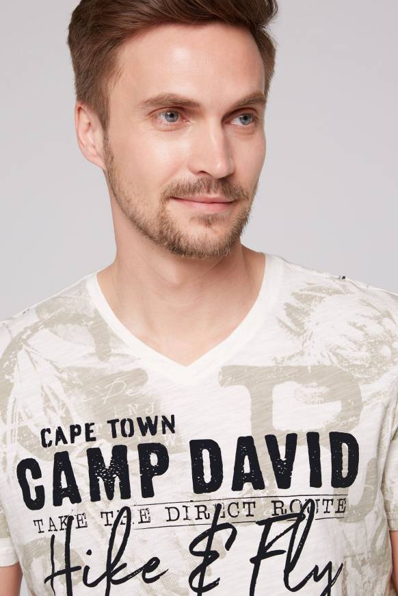 Soccx T-Shirt V-Neck Mit All Over Print Ivory