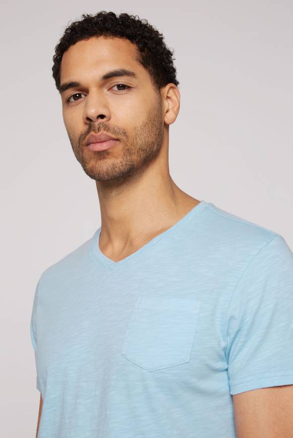 Soccx T-Shirt V-Neck Mit Brusttasche Summer Blue
