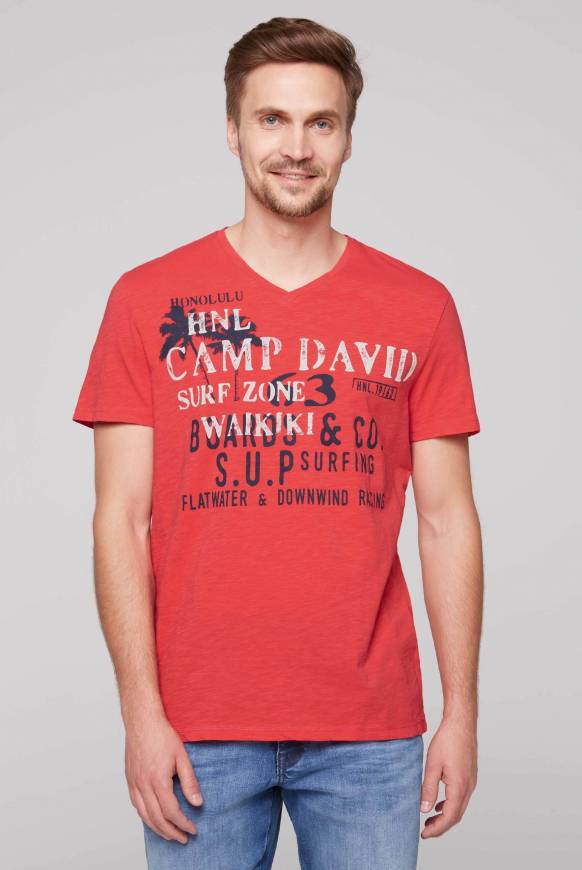 Soccx T-Shirt mit V-Neck und Print Artwork skipper red