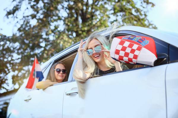 Sonia Originelli Fan-Paket-3 "Auto" WM Länder Fußball Flaggen Fahren Car