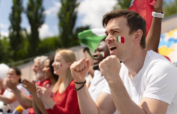 Sonia Originelli Fan-Paket Girls EM "Wales" Fußball Hawaiikette Schminke Schweißband