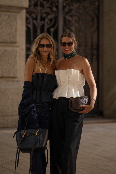 Sosue Pleat Top Navy