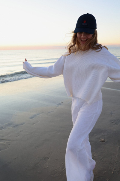 Sosue Rip Round Neck Pullover Off White