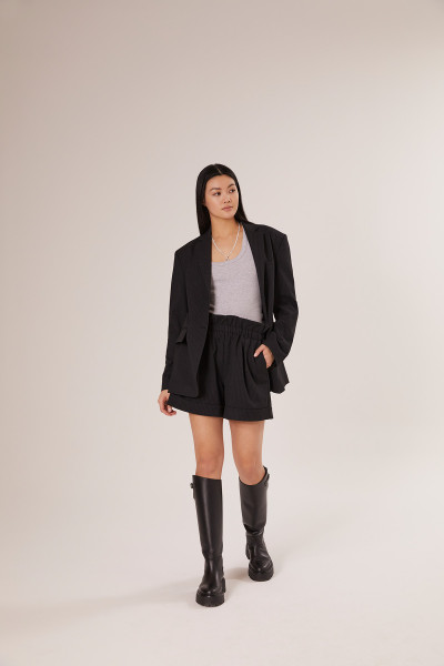 Sosue Shorts Pinstripe Black