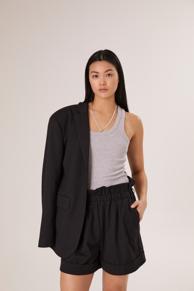 Sosue Shorts Pinstripe Black