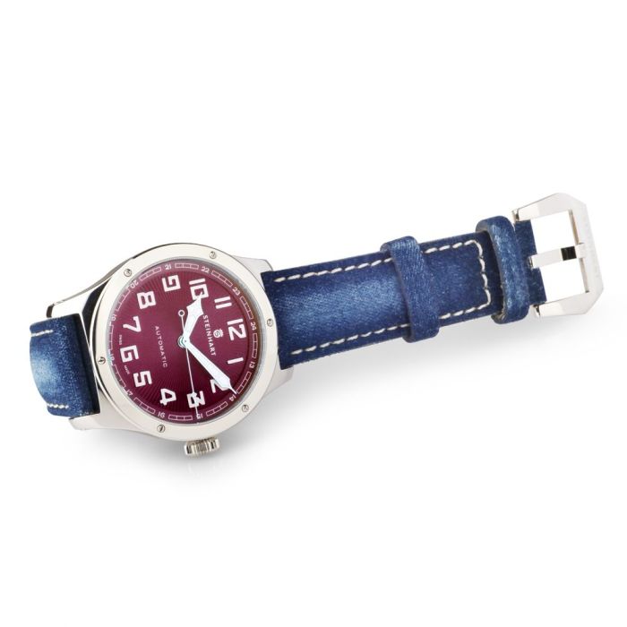 Steinhart Military 47 Automatic Red