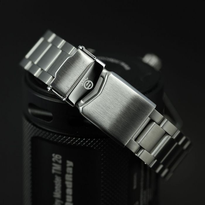 Steinhart Ocean 39 GMT BLACK Ceramic Taucheruhr