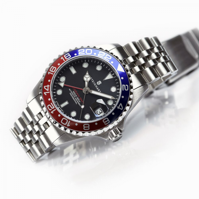 Steinhart Ocean 39 GMT BLUE-RED .2 Taucheruhr