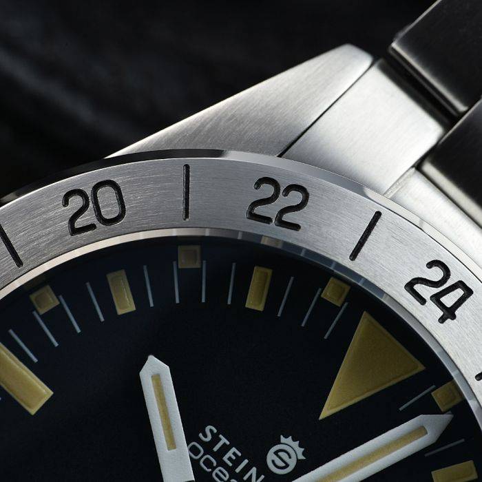 Steinhart Ocean One Vintage GMT Taucheruhr