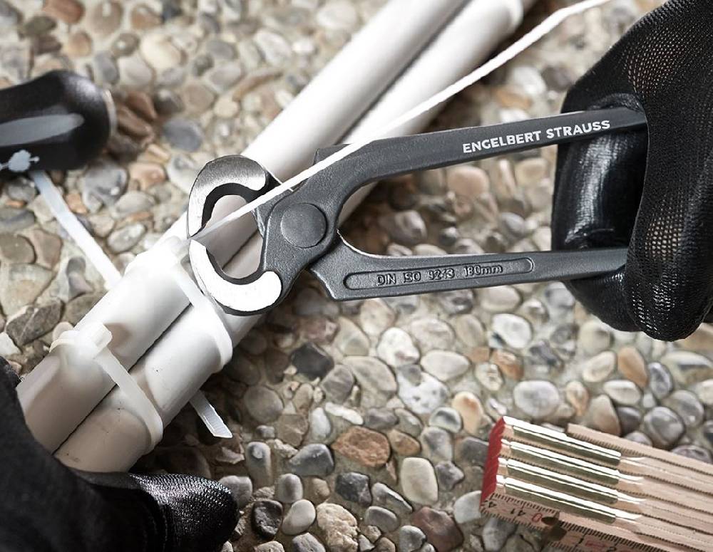 Strauss e.s. Kneifzange