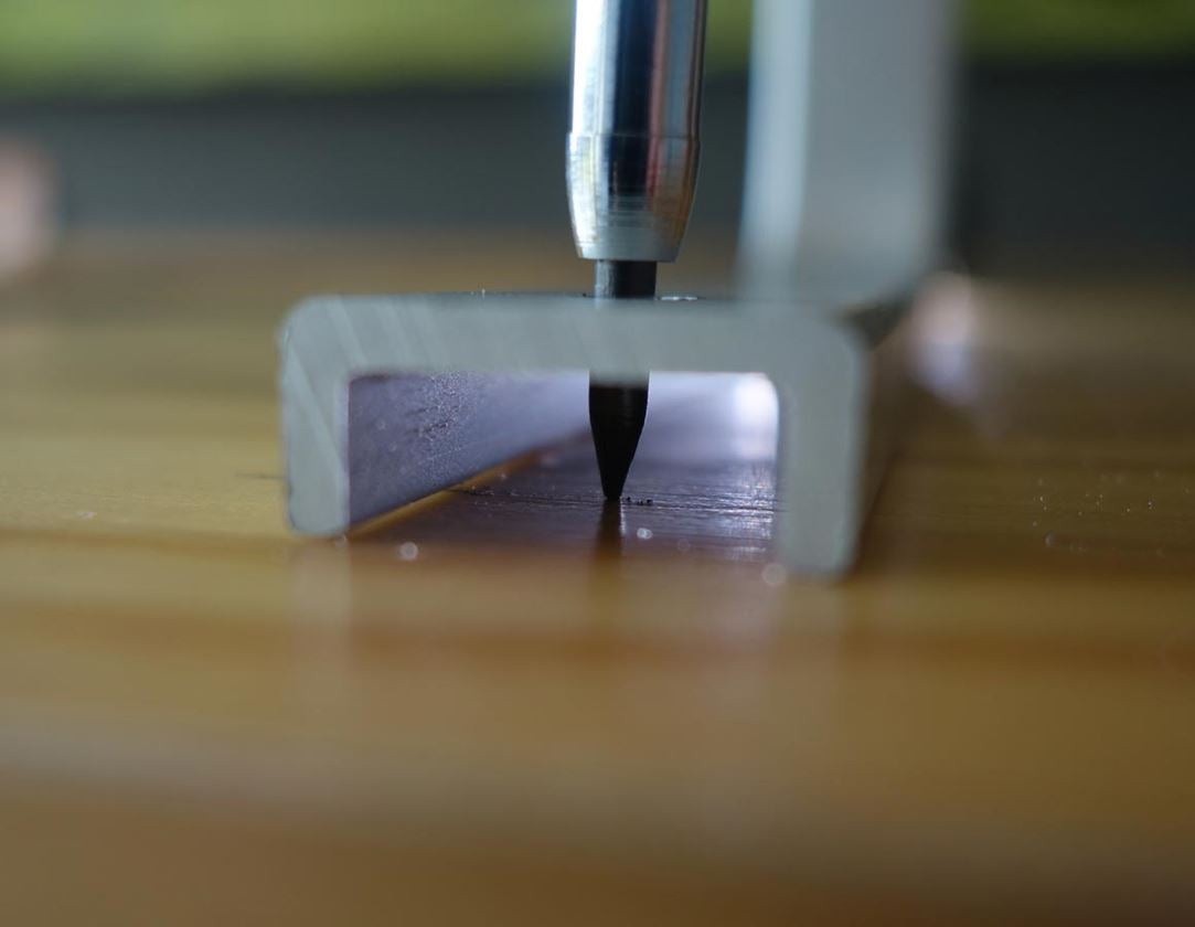 Strauss e.s. Tieflochmarker