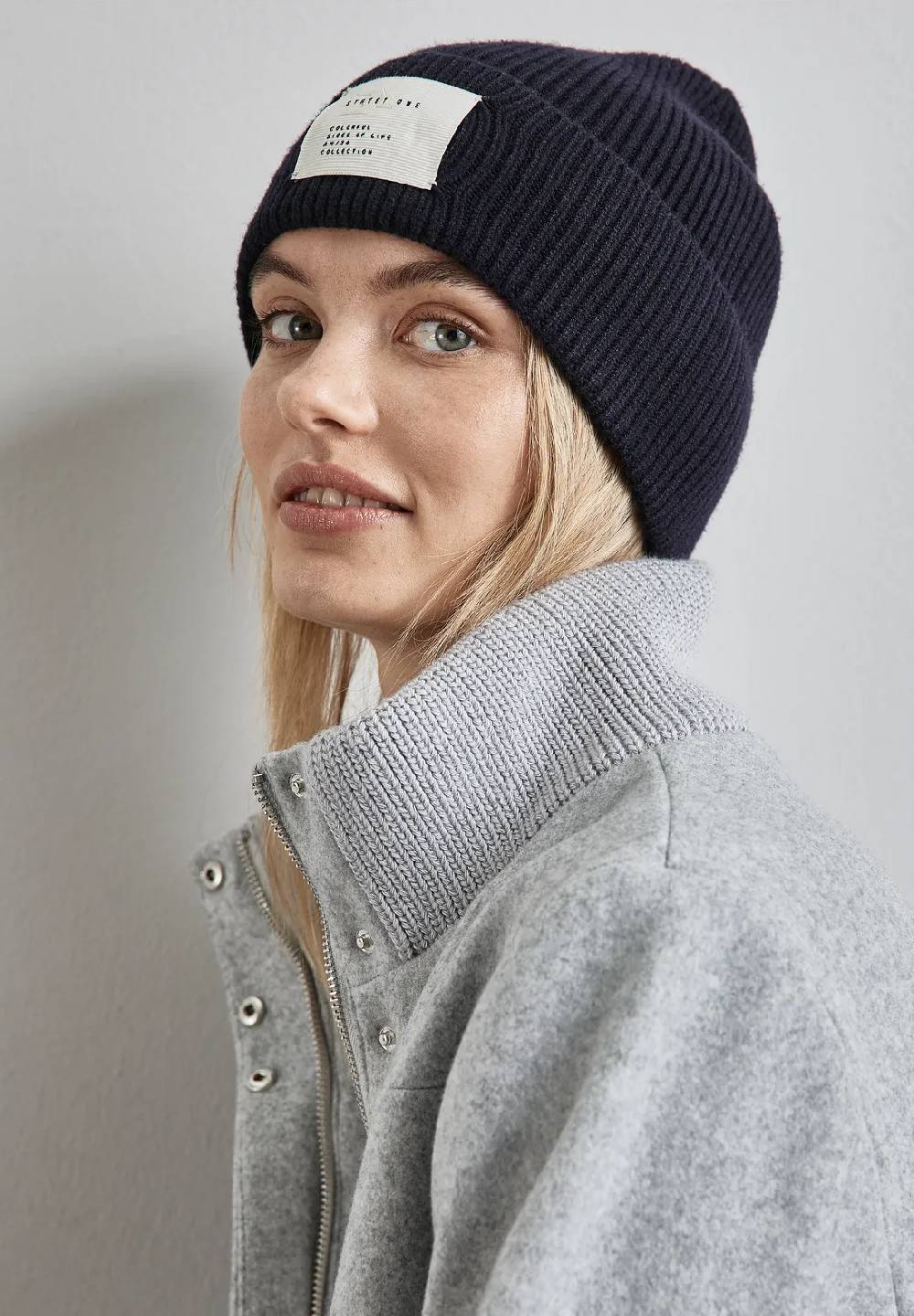 Street One Beanie mit Badge