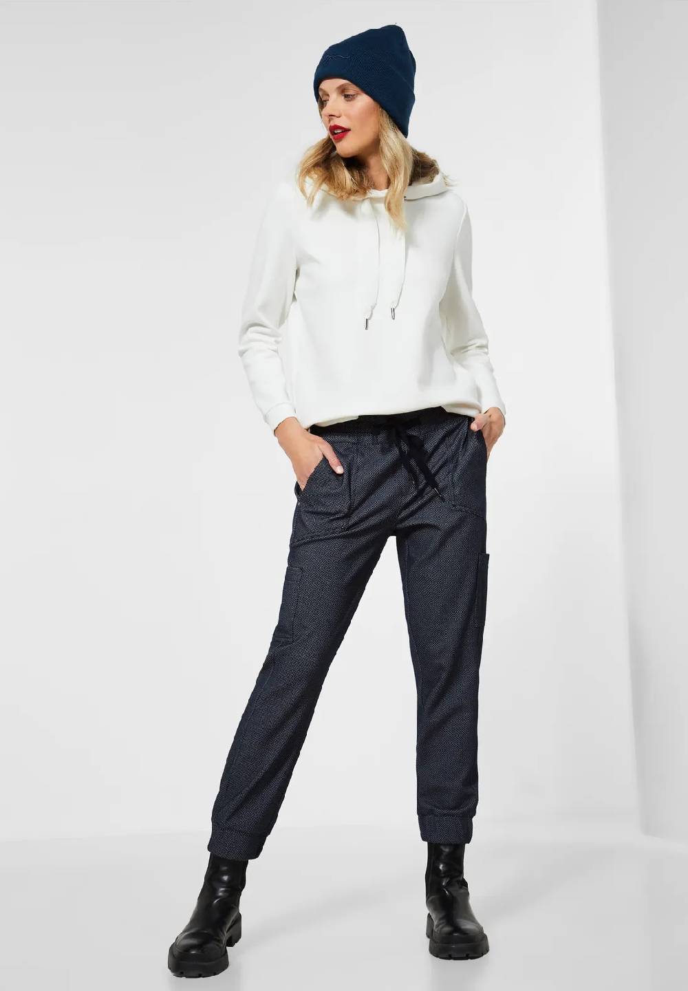 Street One Loose Fit Jacquard Hose - Style BONNY
