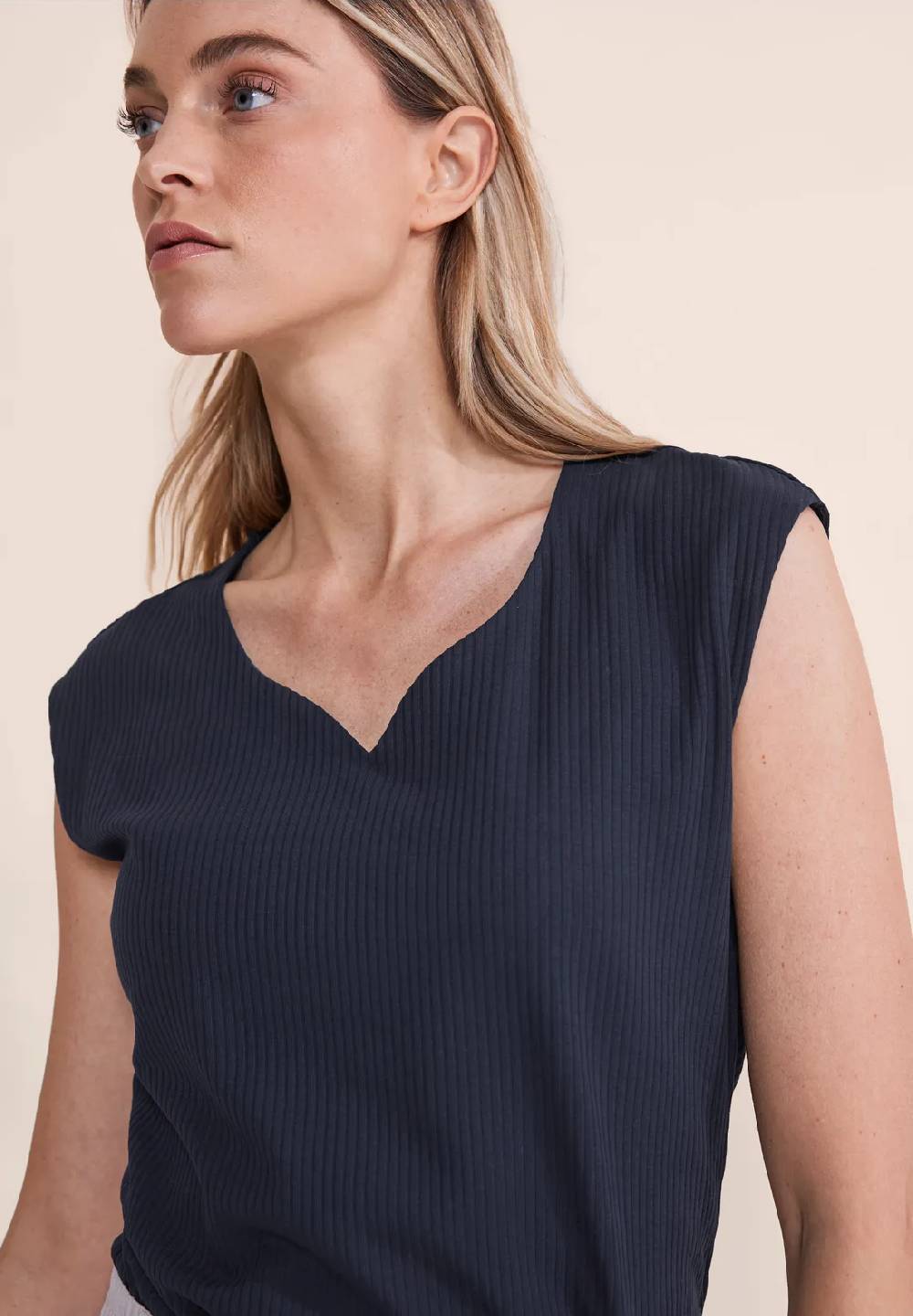 Street One Shirt mit Herz Ausschnitt - Style ADA