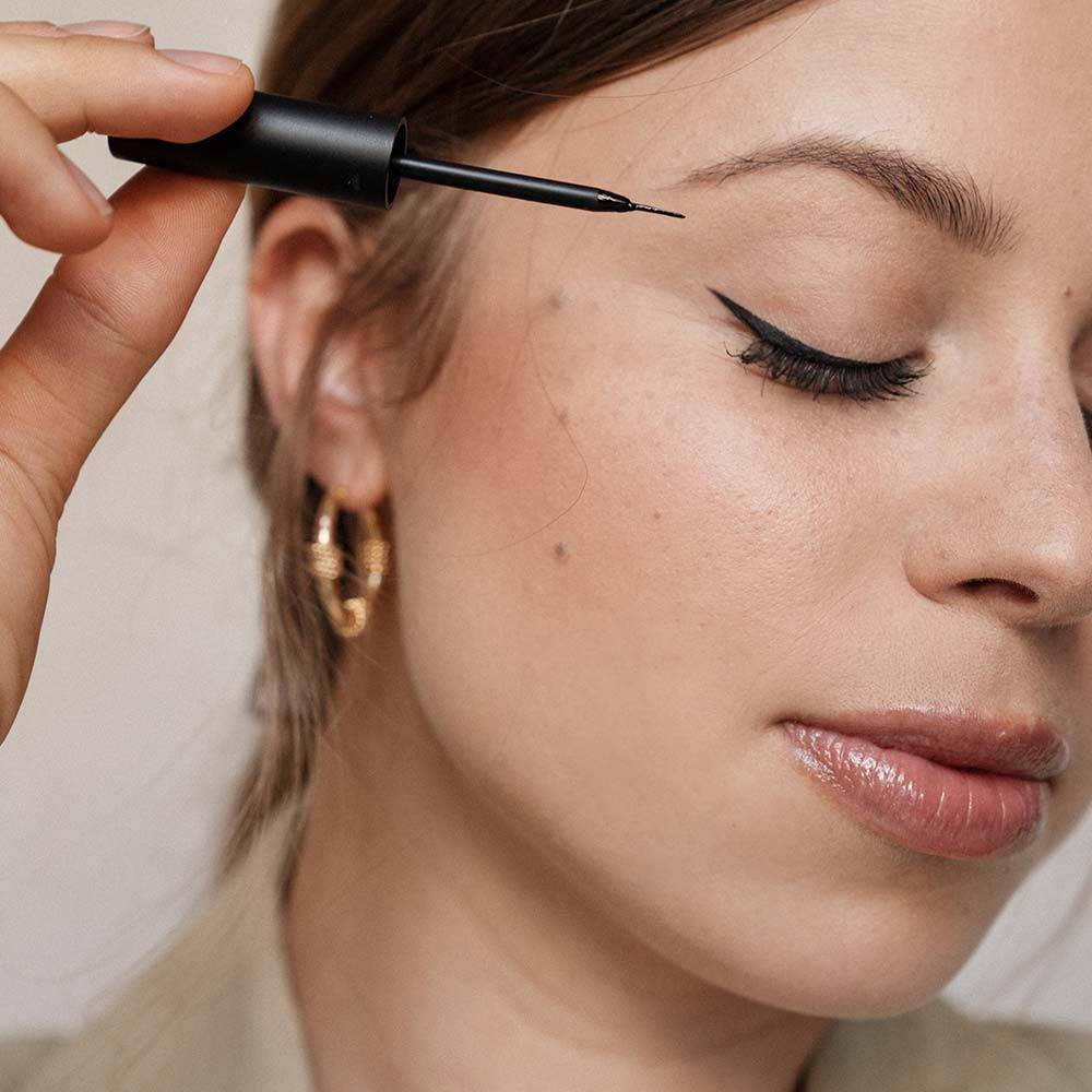 Strong Cosmetics Dip Eyeliner