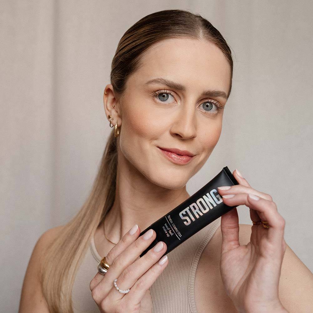 Strong Cosmetics Make-up