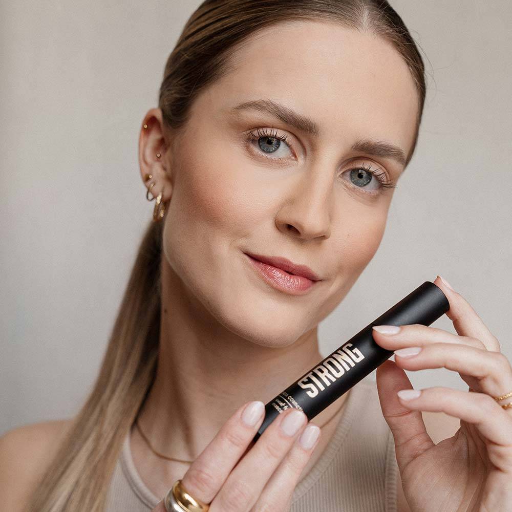 Strong Cosmetics Mascara Definition