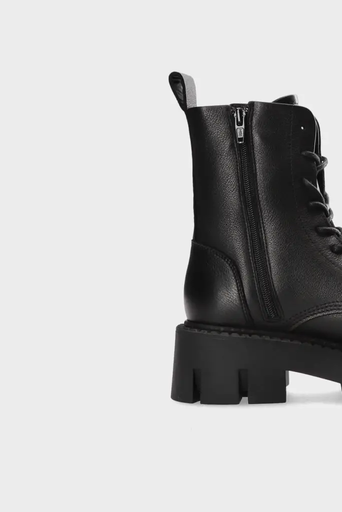 Studio Copenhagen CPH130 Leather Black